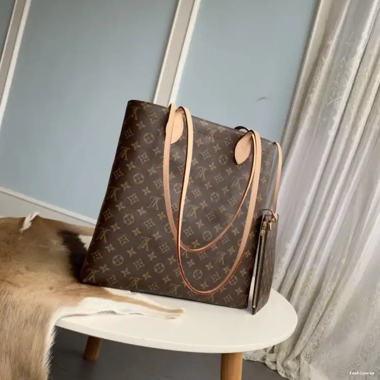 Fashionrepsfam ru 19B57B0104 LV Bags 0610